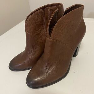 Vince Camuto Franeli Brown Leather Stacked Heel Ankle Boots Bootie Size 6.5